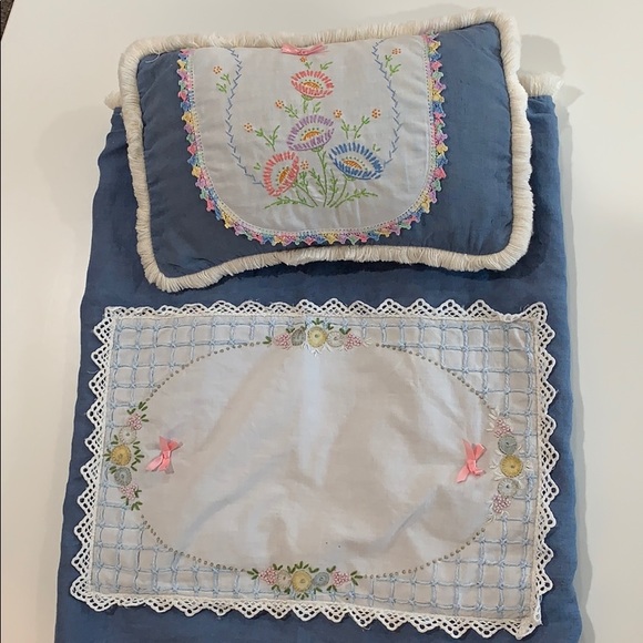 Vintage baby pillow and blanket set - Picture 6 of 9